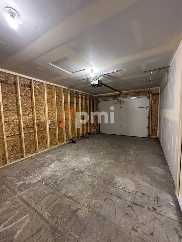 Building Photo - 397 Briarwood Dr