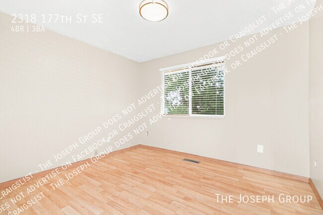 Building Photo - 2318 177th St SE