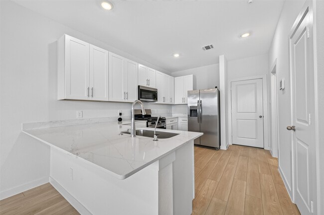Building Photo - 1738 Revolution Way
