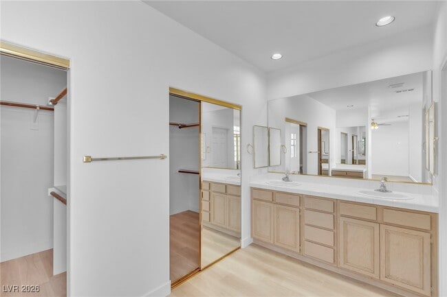 Building Photo - 3986 Windansea St