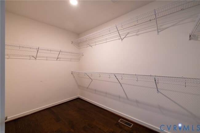 Building Photo - 11443 Hayloft Ln