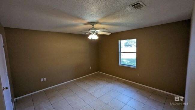 Building Photo - 1616 N Cedar St