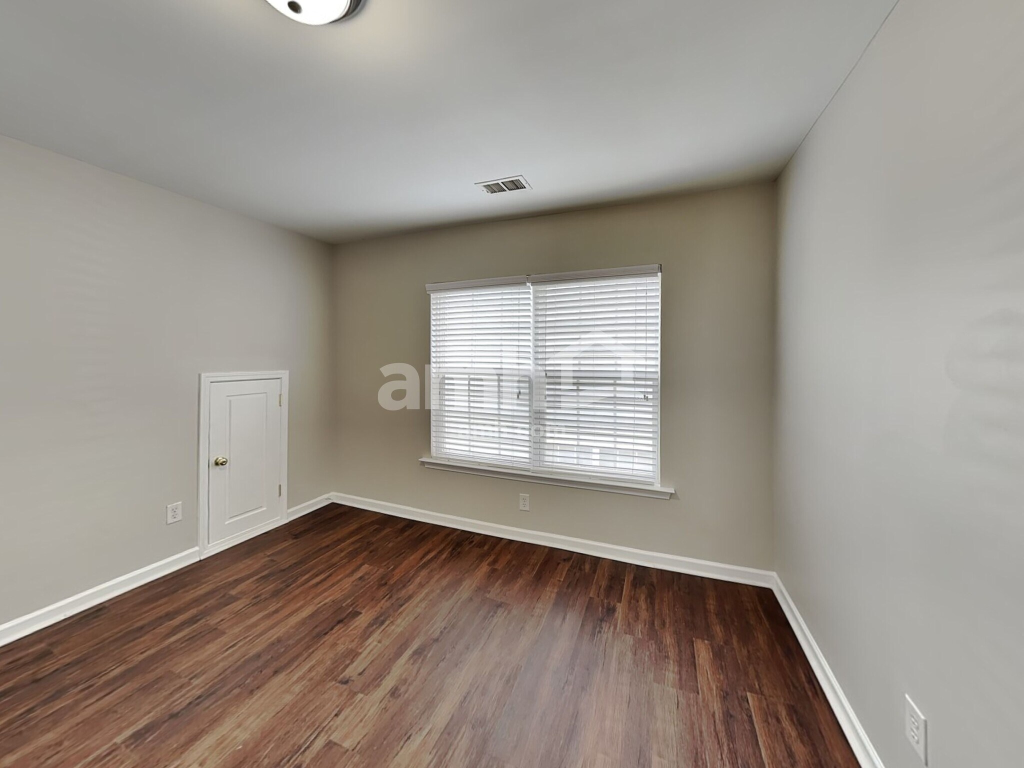 Building Photo - 5027 Abercromby St