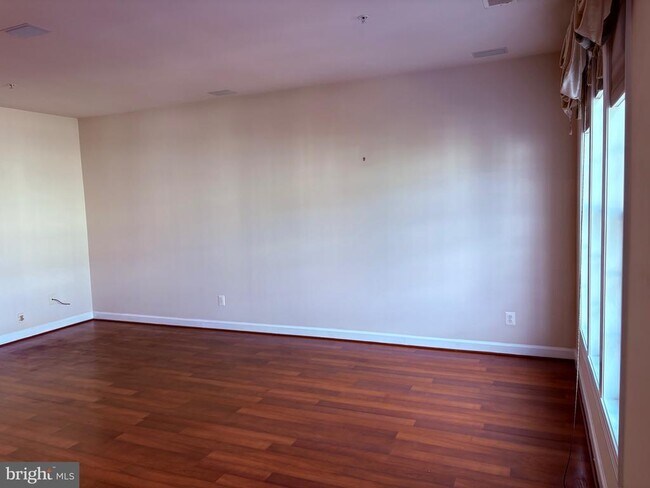 Building Photo - 635 Whetstone Glen St