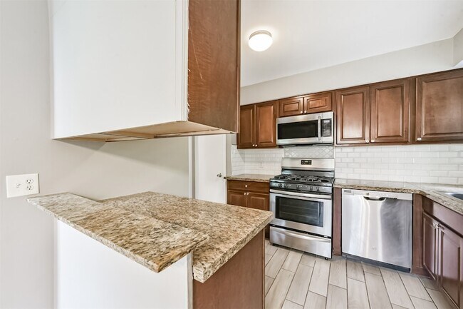 Building Photo - 10906 Hoffer St