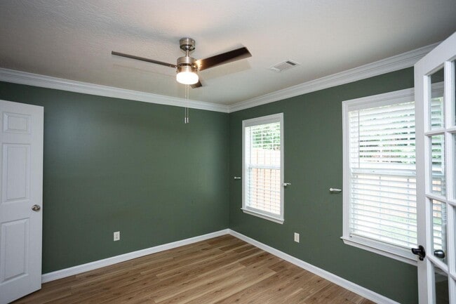Building Photo - 6053 Sanibel Dr