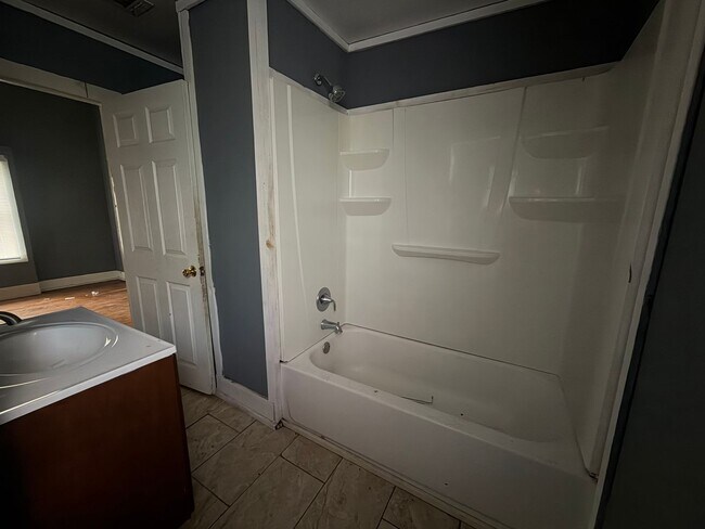 Building Photo - FOR RENT in LAFAYETTE!