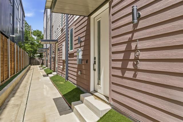 Building Photo - 2102 N Prairie Ave