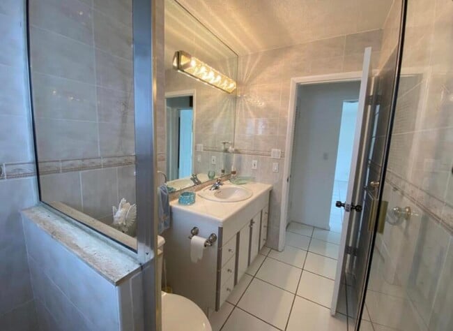 Building Photo - 1230 SE 14th Dr