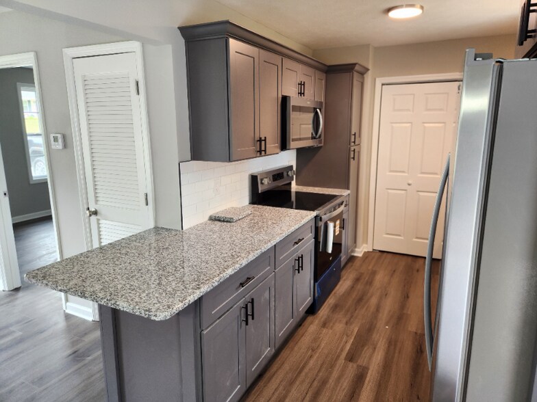 Building Photo - 1546 Winding Way Cir