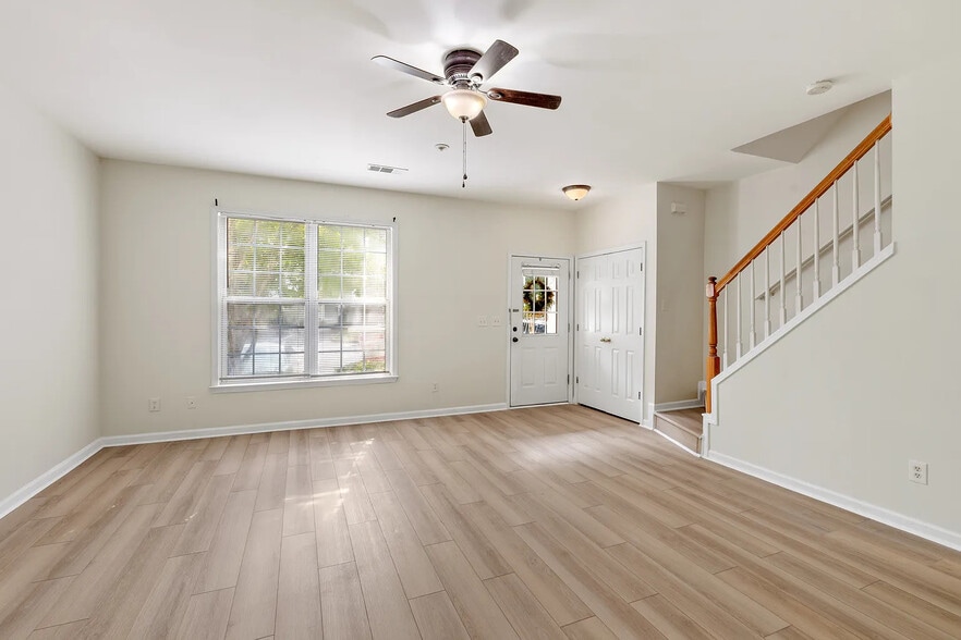 Building Photo - 1080 Whitestone Rdg