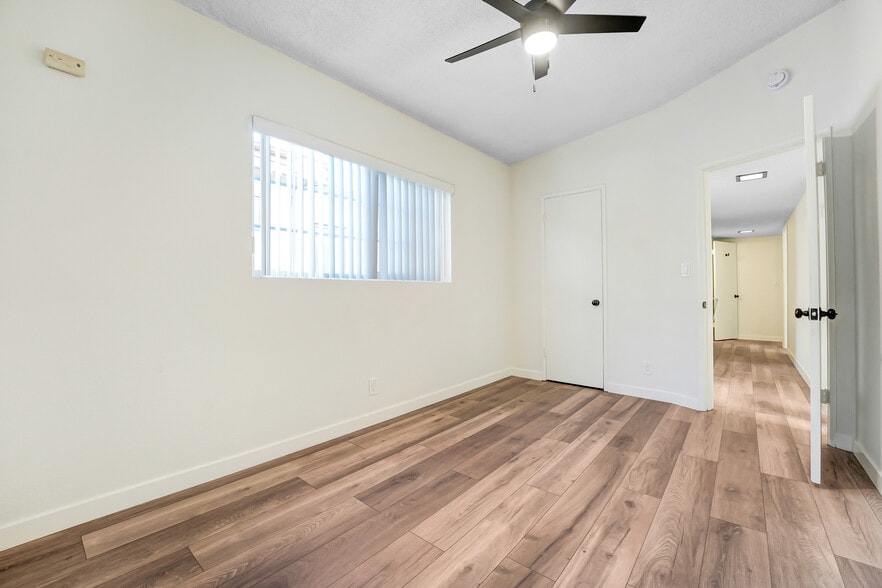 bed 3 - 12058 Culver Blvd