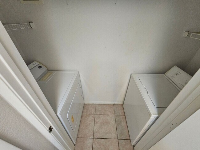 Building Photo - 1 Bedroom Condo located at Bella Club