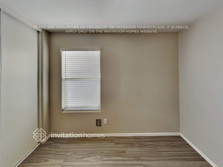 Building Photo - 1895 E Desert Rose Trail