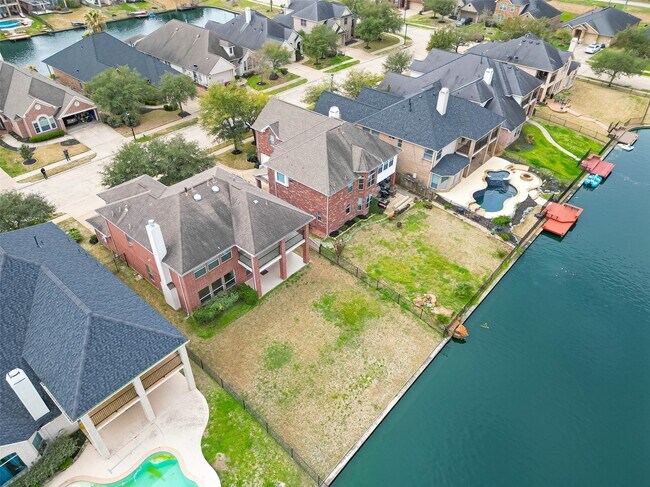 Building Photo - 18118 Billabong Crescent Ct