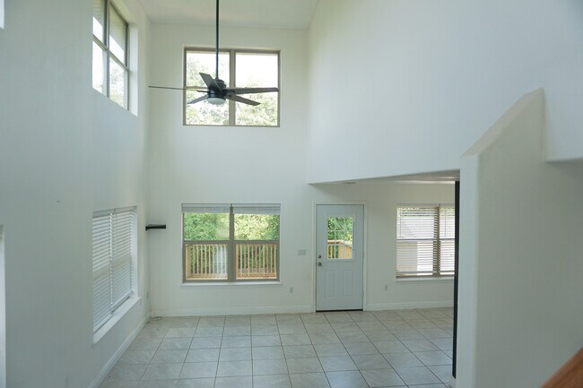 Building Photo - 127 Bronze Cir
