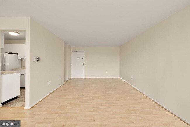 Building Photo - 4390 Lorcom Ln