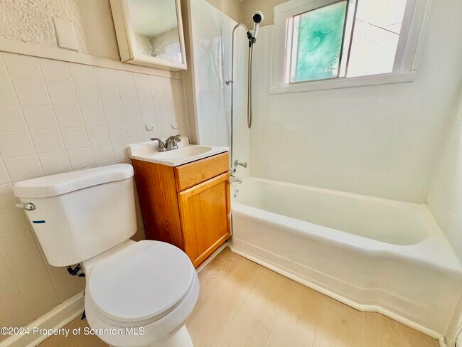 Building Photo - 1007 Washburn St