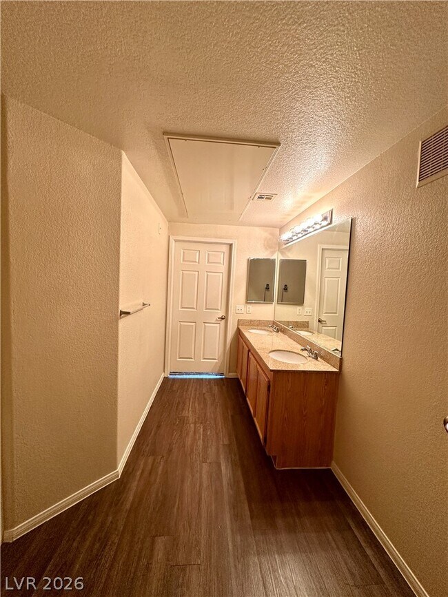 Building Photo - 9975 Peace Way