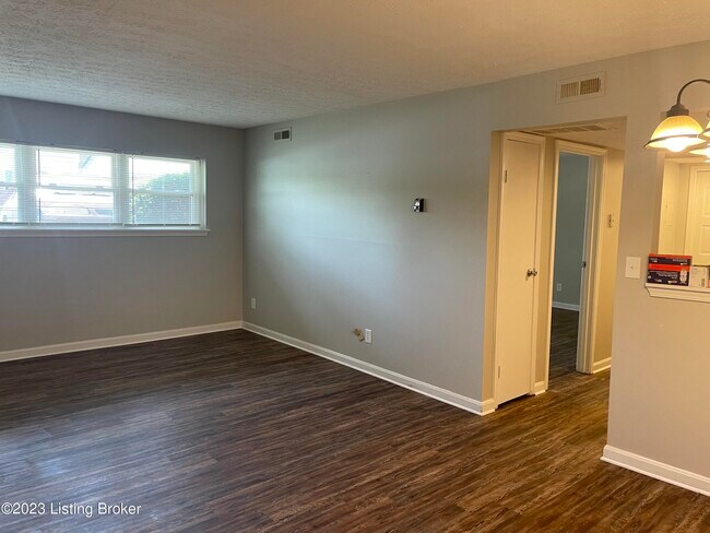 Building Photo - 404 N Hite Ave