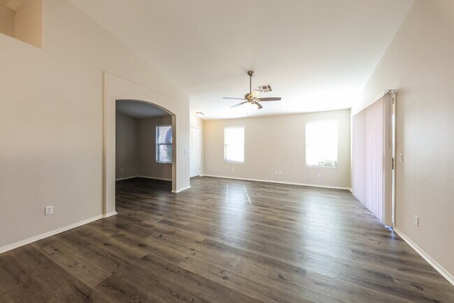 Building Photo - 16214 N 162nd Dr