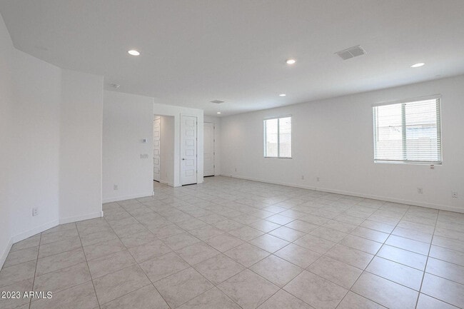 Building Photo - 16554 W Questa Dr