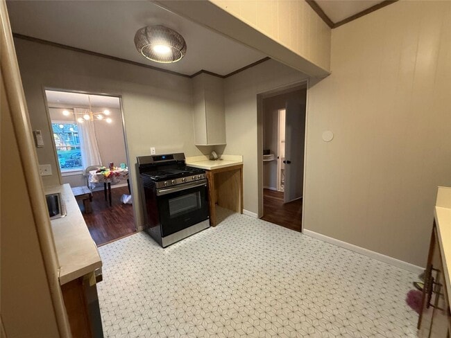 Building Photo - Great neighborhood, watchful neighbors, darling Midtown home near fairgrounds & TU.