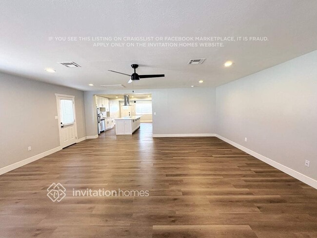 Building Photo - 856 E 9th Ave