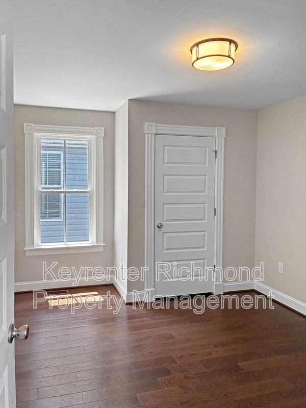 Building Photo - 1221 N 26th St