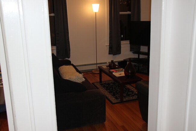 Building Photo - 143 Bleecker St
