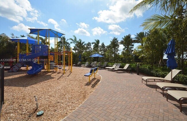 Building Photo - 8630 Lakeside Bnd