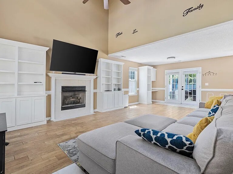 Building Photo - 125 Edwards Ln