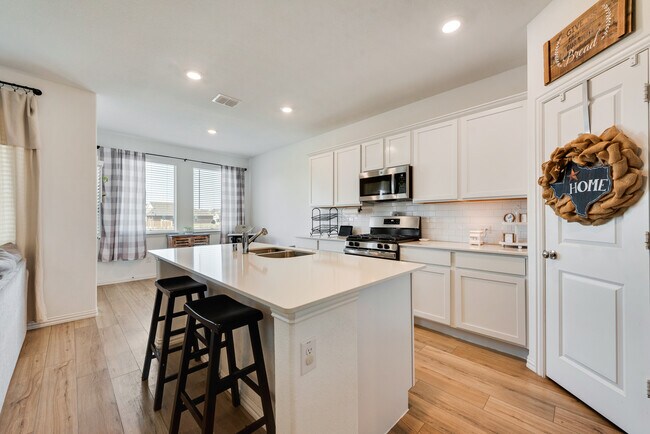 Building Photo - 14620 Serrano Ridge Rd