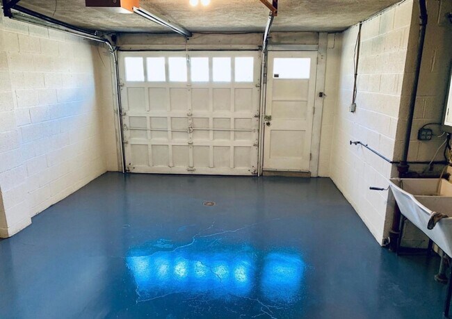 Building Photo - Wyomissing Schools Rental