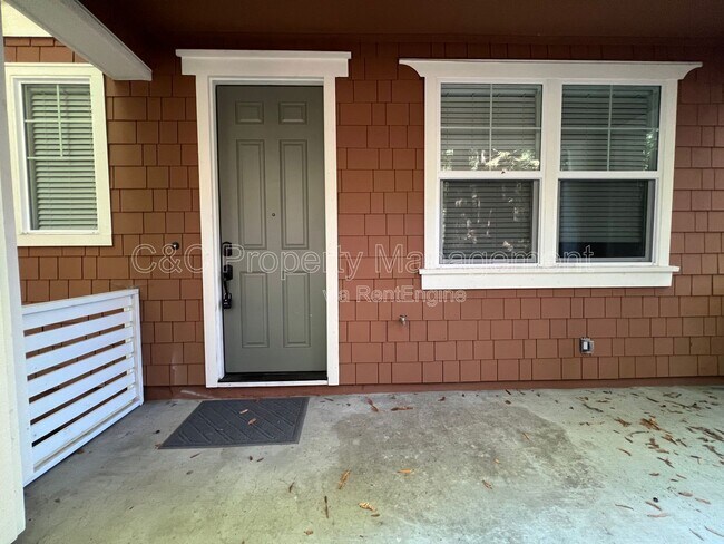 Building Photo - 374 Hansen Ter