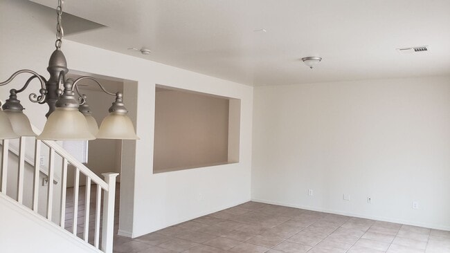 Building Photo - Spacious floorplan