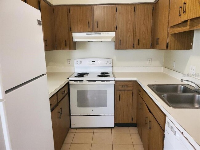 Building Photo - 734 Shakespeare Dr