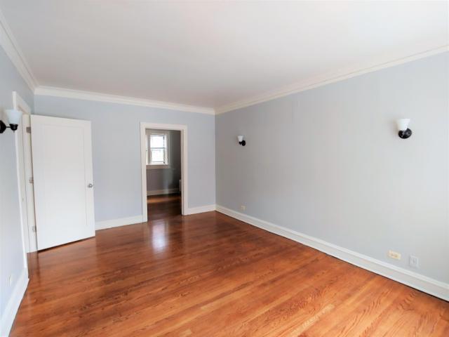 Building Photo - 1 bedroom in CHICAGO IL 60626