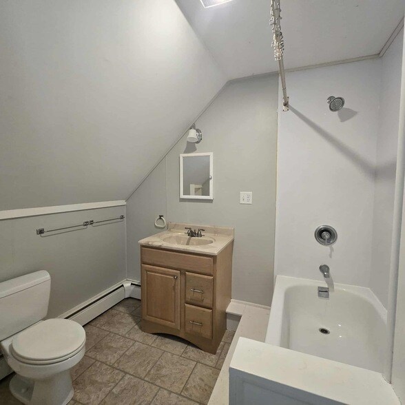 Building Photo - 230-232 Spruce Ln Ext