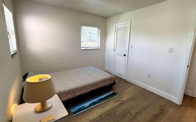 Building Photo - 180 Turtle Lake Ct