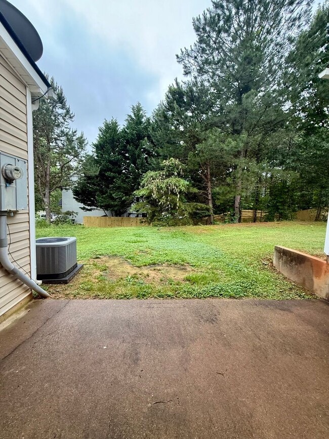 Building Photo - 2 bed/2.5 bath townhome near downtown Daws...