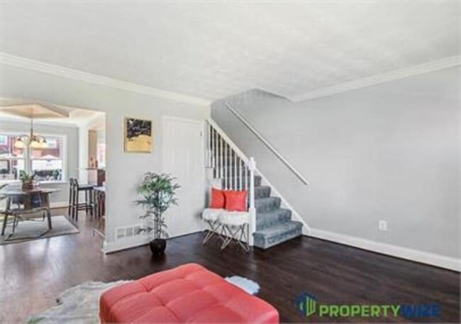 Building Photo - 2214 Redthorn Rd