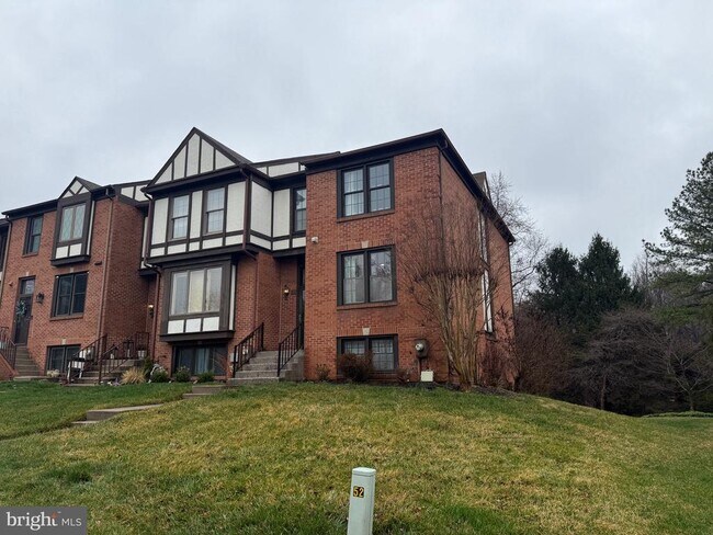 Building Photo - 52 Faraday Dr