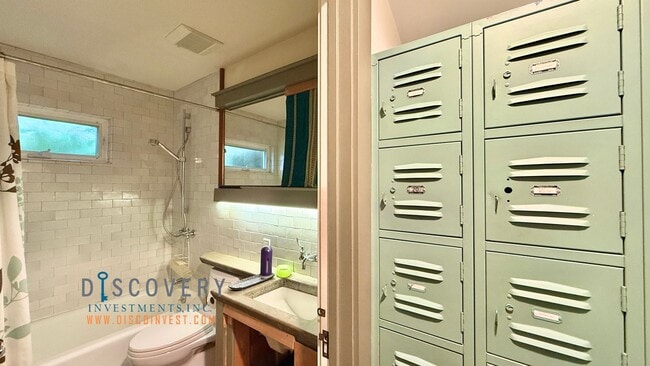 Building Photo - Charming Custom Retreat in Prime Berkeley ...