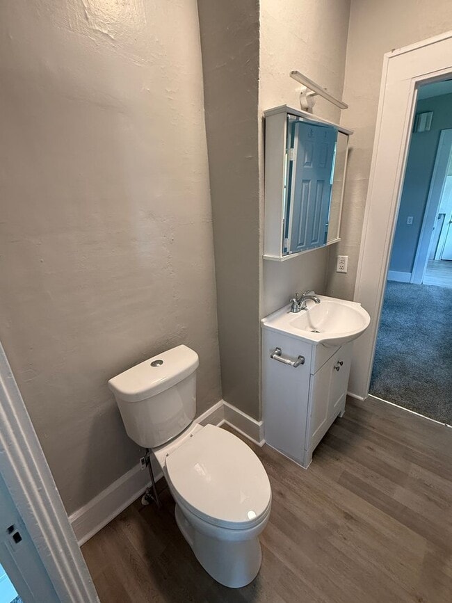 Building Photo - 2 Bed 2 bath remodeled home