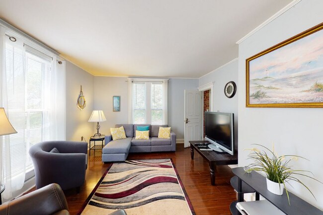 Building Photo - 23 Mechanic St