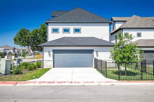 Building Photo - 1301 Low Branch Ln