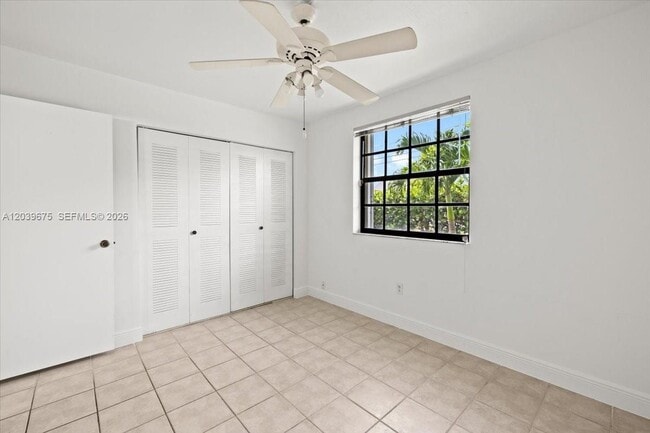 Building Photo - 999 Hamilton Dr