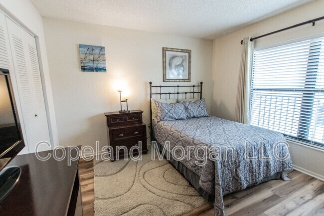 Building Photo - 1000 Cove Cay Dr