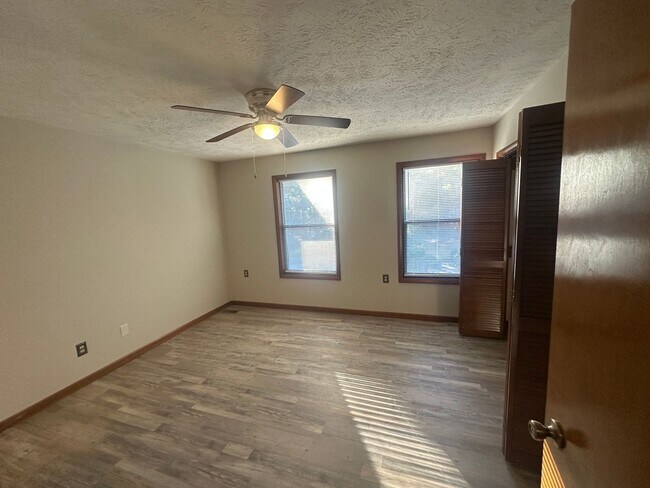 Building Photo - 1202 Huntsman